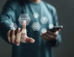 顧客データ利活用で実現するロイヤルカスタマーへのCRM戦略とは