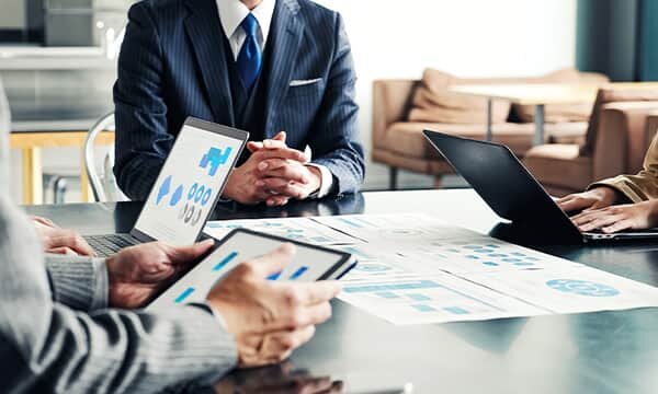 多角的な視点を持つチームコンサルティング