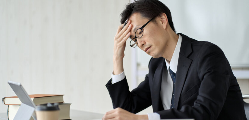 管理職が日常業務に追われ、全社視点での判断や部門方針の実行までつなげきれていない