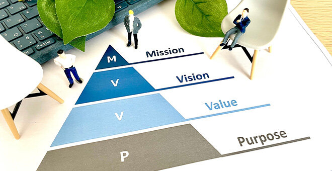 パーパスと経営理念の違いとは？パーパス戦略の基本とその重要性を徹底解説