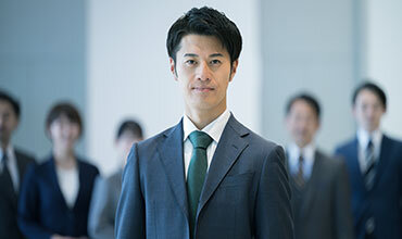 どのように戦略を構築すべきかわからないため、経験豊富なコンサルタントに相談したい