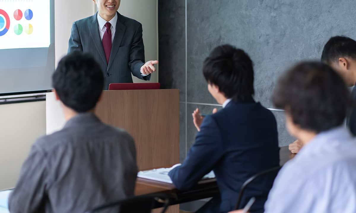 計画を実行につなげる、現場主役のビジョン策定支援